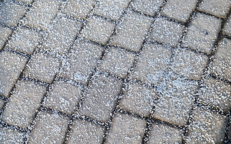 Eco-friendly de-icing on pavers