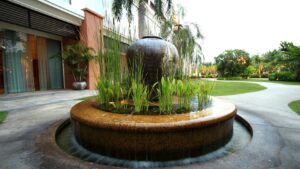 Large pondless water feature
